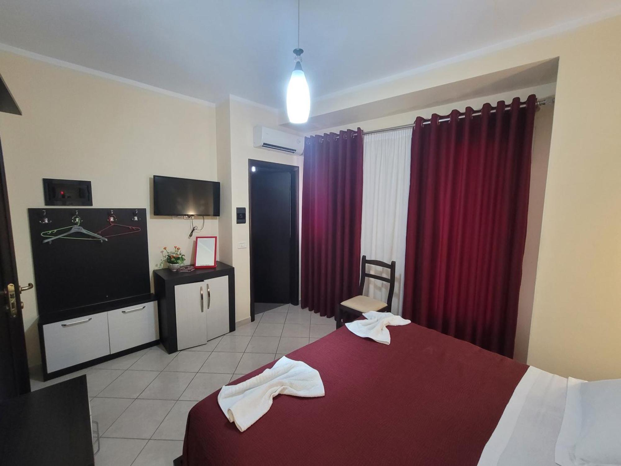 Haris Hotel Vlorë Eksteriør billede