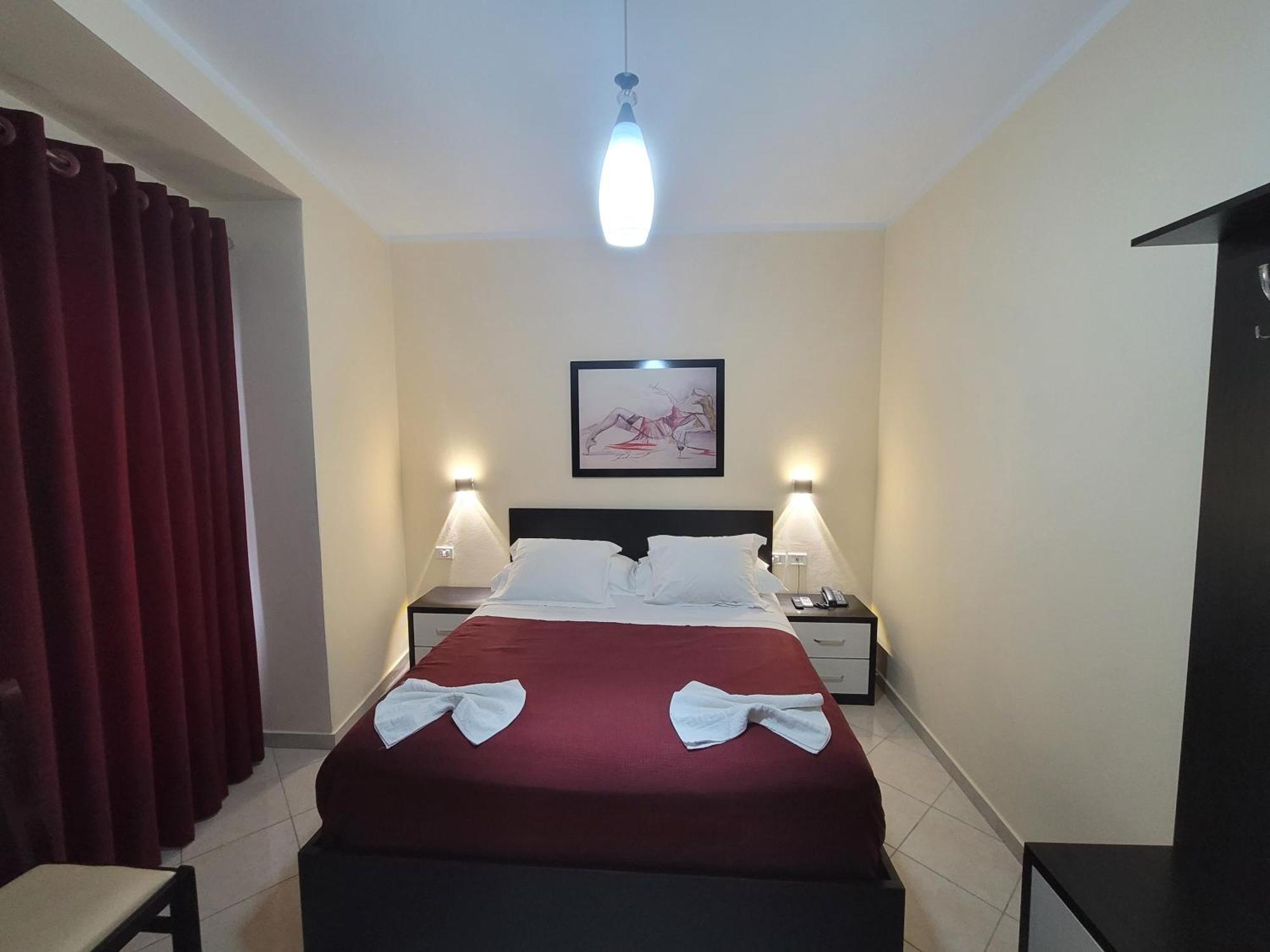 Haris Hotel Vlorë Eksteriør billede