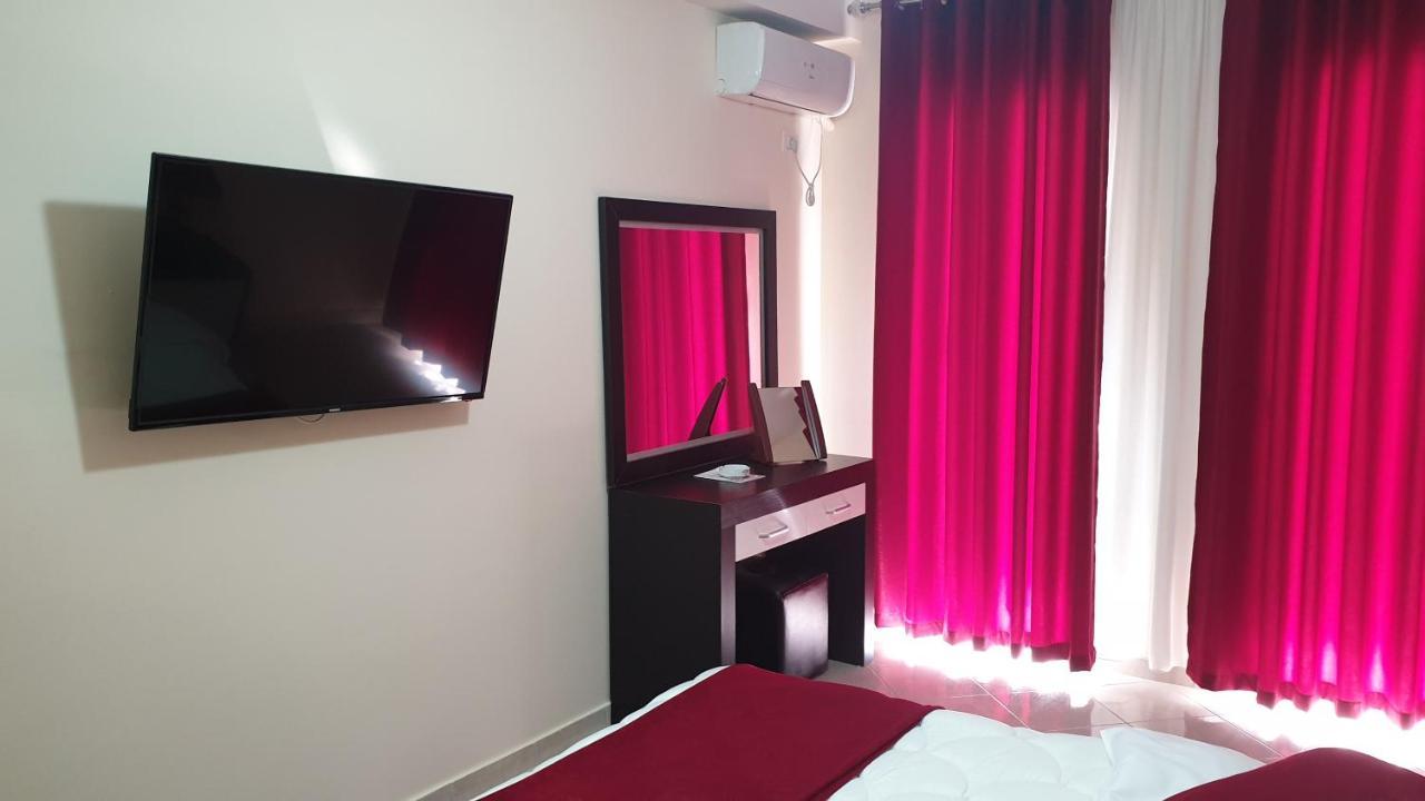 Haris Hotel Vlorë Eksteriør billede